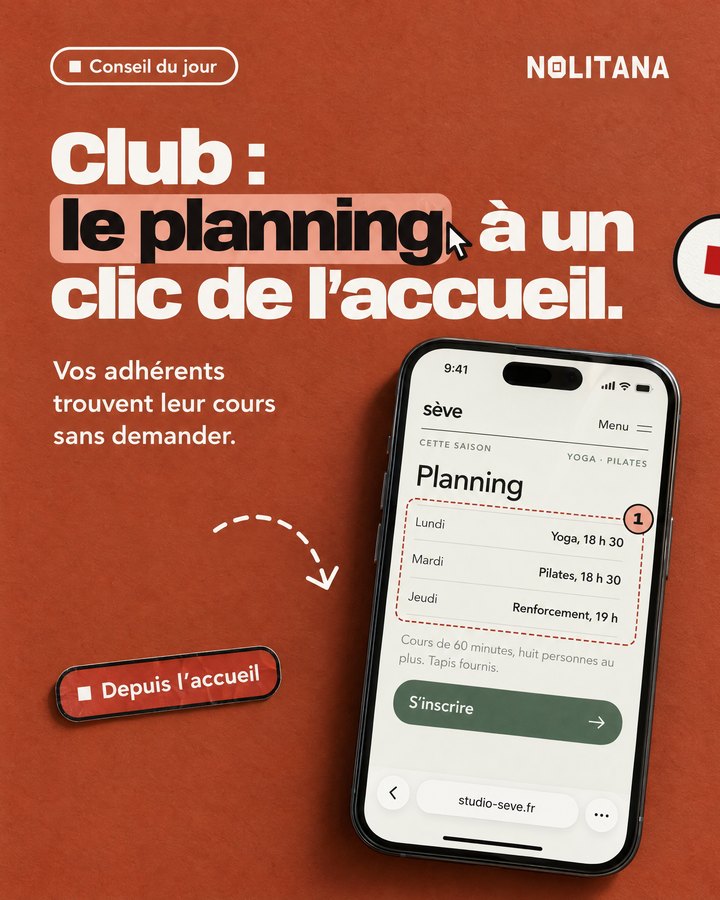Club : le planning à un clic de l’accueil. Vos adhérents trouvent leur cours sans demander. Un téléphone affiche le site d’un studio de yoga et de Pilates imaginé pour l’exemple.